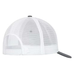 Casquette de couleur grise et blanche avec bouton à pression à l'arrière