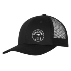 Casquette de couleur noire avec un petit logo